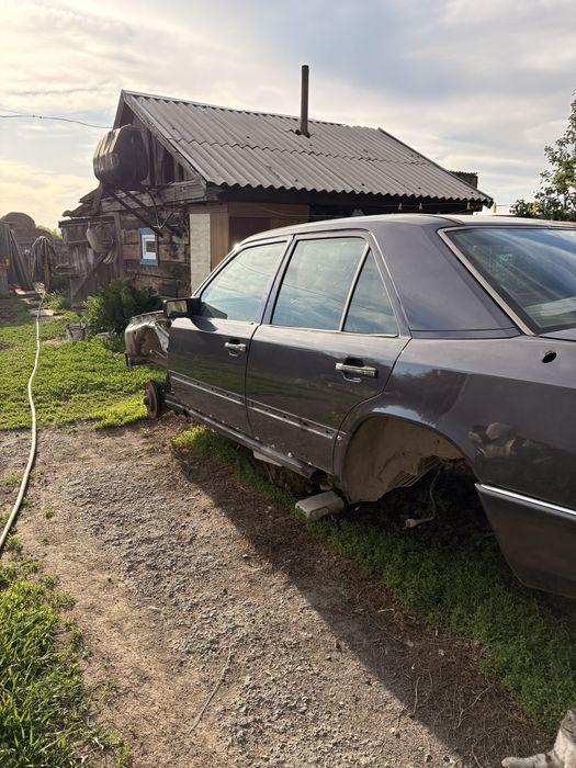 Мерседес 124 по запчастям