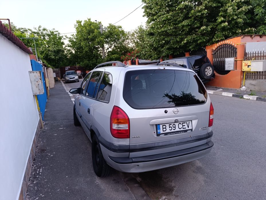 Vând Opel Zafira