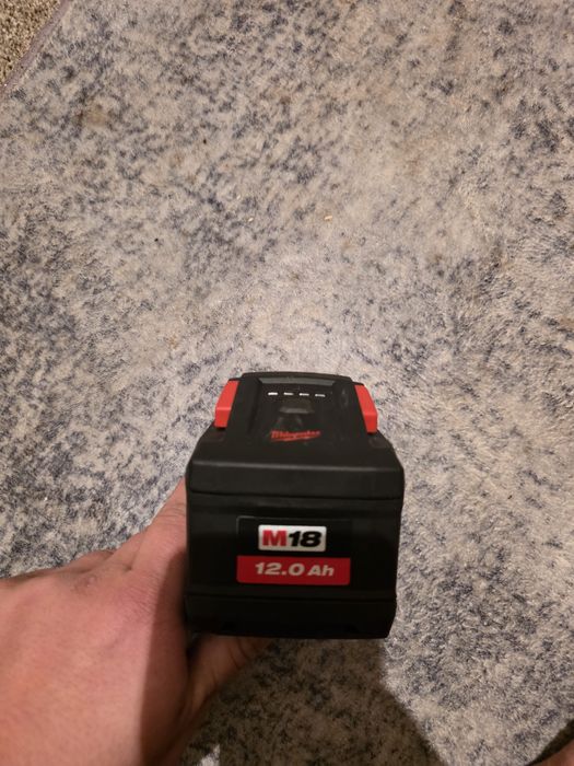 Baterie milwaukee  noua si nefolosita