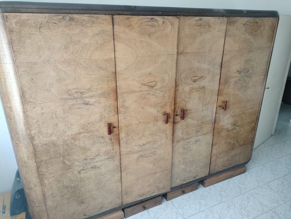 Античен гардероб