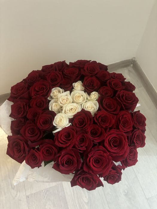 Букет розы в корзине