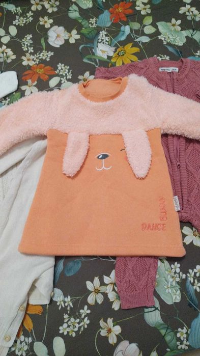 Set haine bebe, fetita, marime 74, in conditii bune