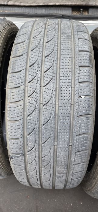Гуми 2бр 245/45/19 - 2бр  275/40/19