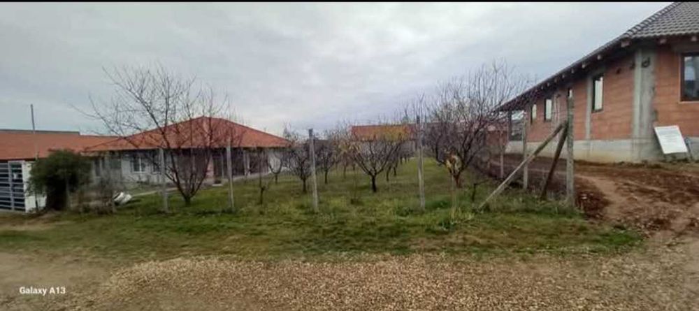 Vând parcelă intravilan