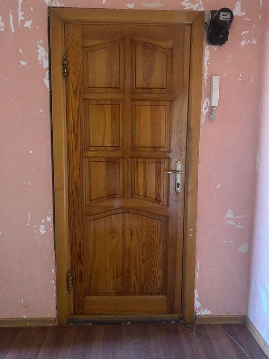Межкомнатные двери из дерева