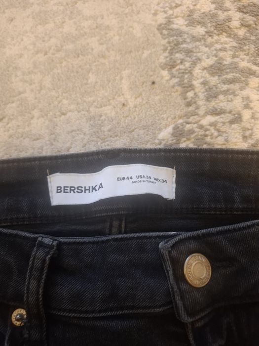 Blugi bershka noi