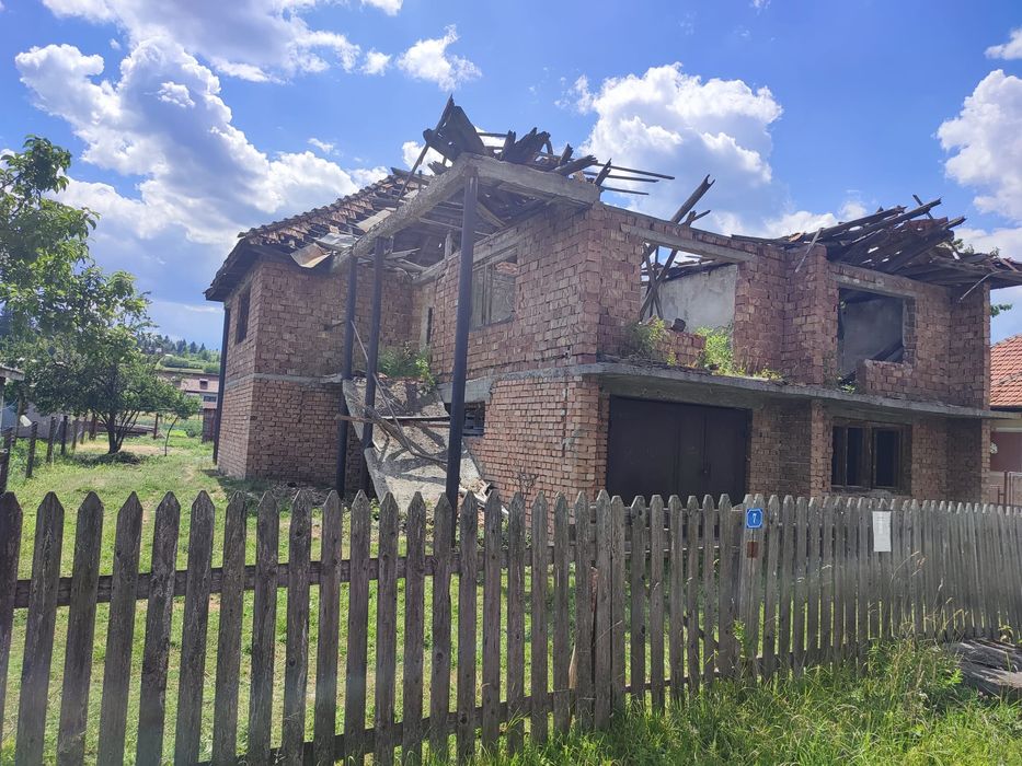 Teren cu potențial uriaș-Renovezi, Reconstruiești sau Demolezi.