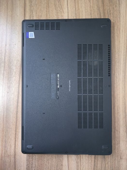 Лаптоп Dell Latitude 5590, i5-8th, 8GB RAM, 256GB  NVMe, 15.6"