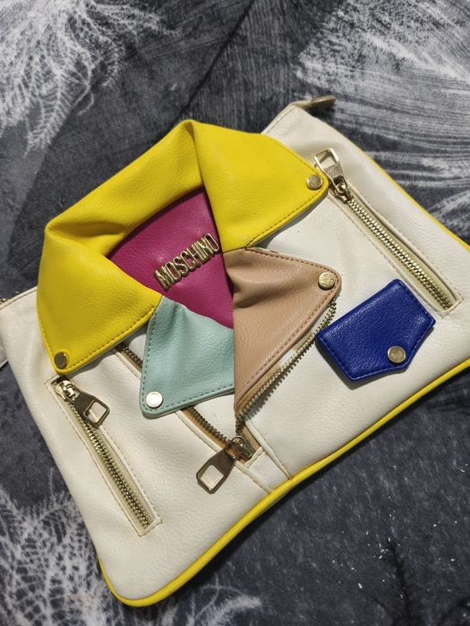 Geanta Moschino jacketa