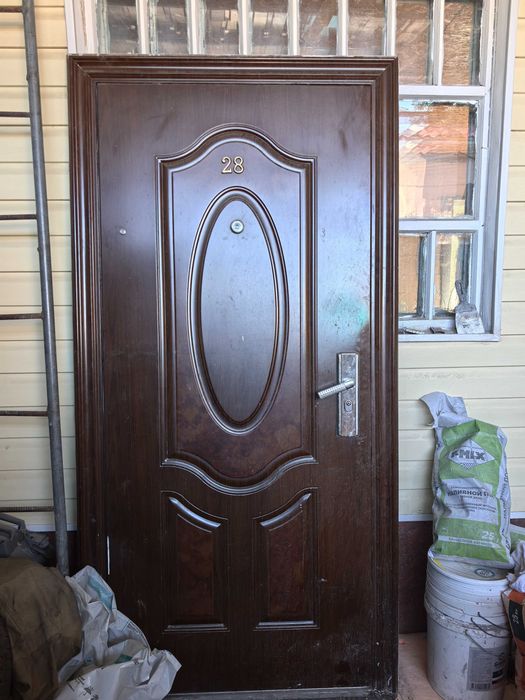 Продам дверь срочно