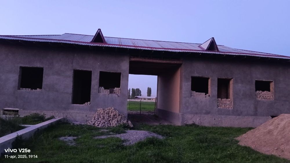 Yer sotiladi Shaxarga yaqin