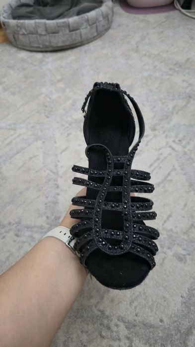 Продам танцевальные туфли