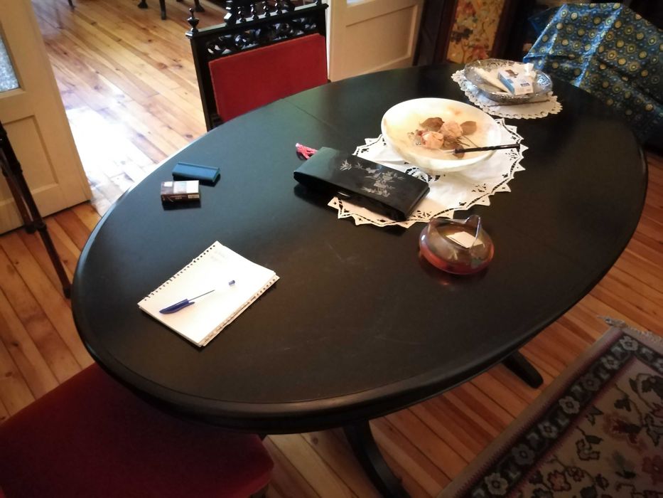 старинни маси за ценители