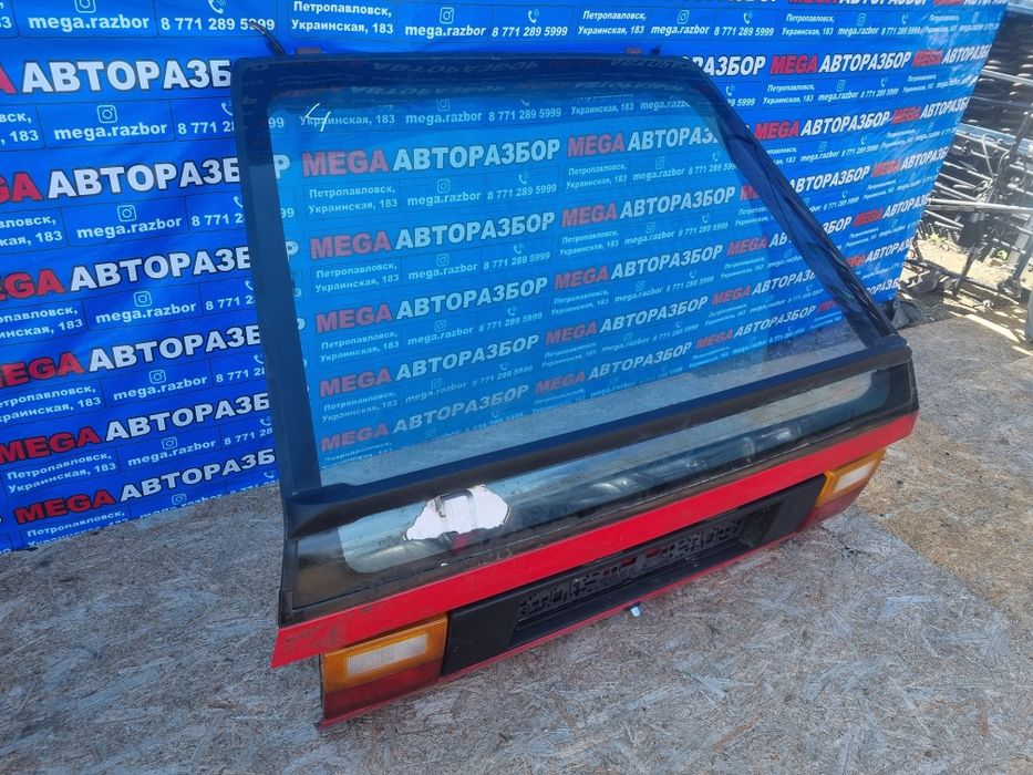 Кришка богажника на ауди 100 с3