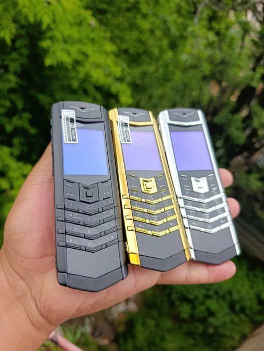 Vertu signature S