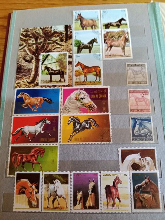 Марки почтовые : собаки и лошади