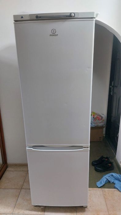 Холодильник INDESIT