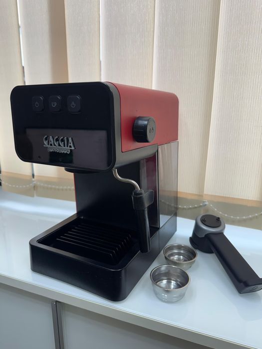 Aparat de cafea cu parghie GAGGIA Style Espresso - rosu