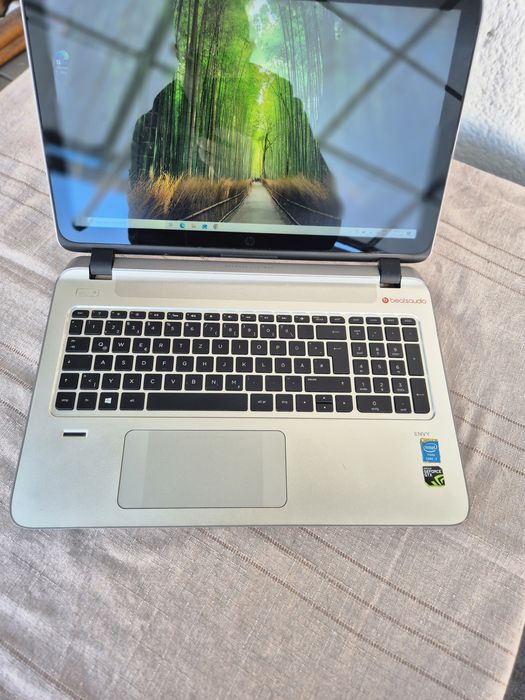 Laptop touchscreen Hp i7 ssd Nvidia 850