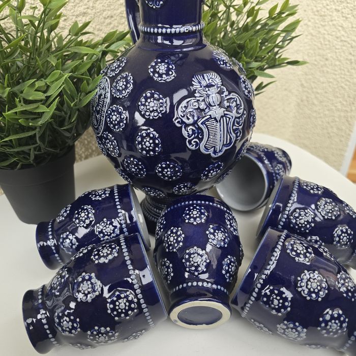 Немски комплект за вино от керамична кана с капак и чаши, произведени