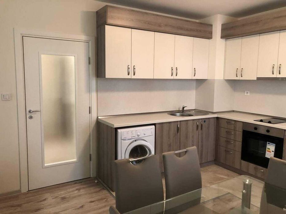 Дава се под наем Двустаен апартамент в Пловдив, Южен - 68 кв.м за 348.84 € - Снимка #2