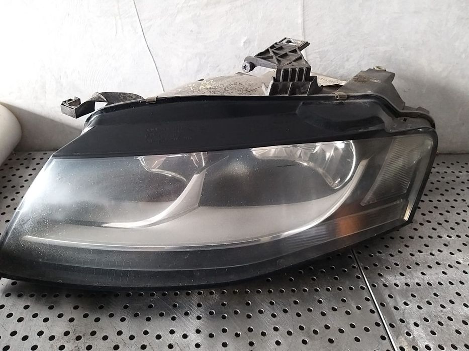 Far stanga audi a4 b8 8k 8k0941003a