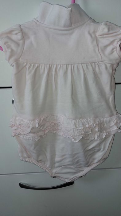 Ofer gratis in acest preț si un ham cadou nou body bebe 9 luni