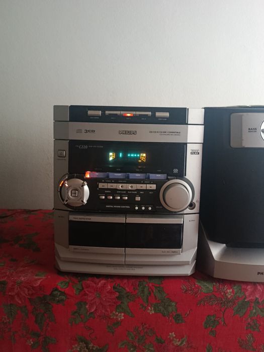Vând mini sistem audio Philips FW -C220