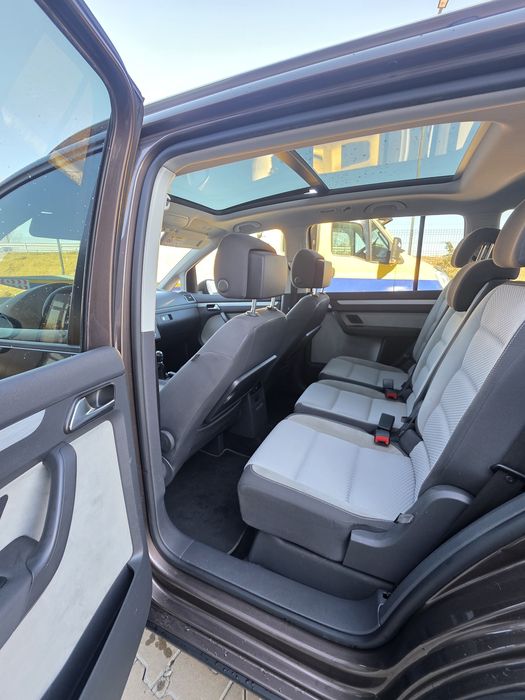 VW Touran Cross 2.0 Tdi  2015 7 locuri Full options ***
