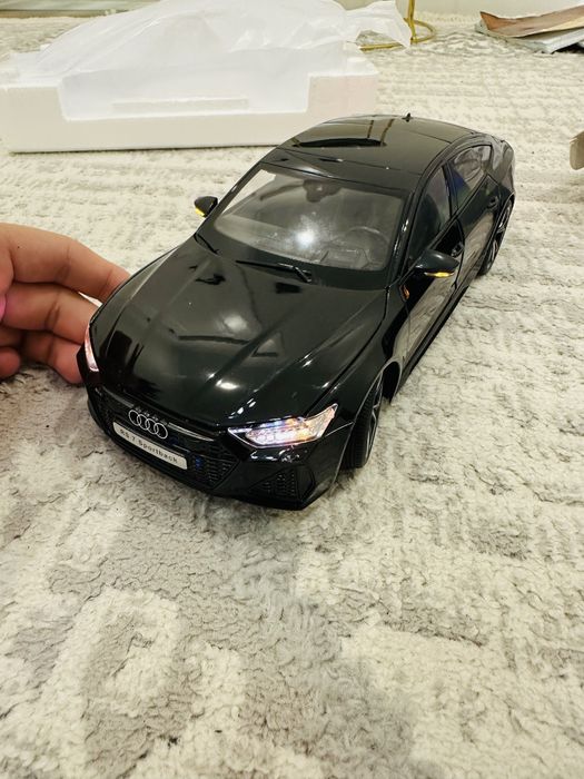 Audi rs7 масштаб 1/18