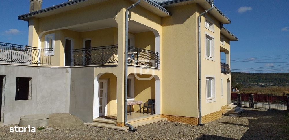 Casă 5 camere, 2.800 mp teren, Dărmănești – 13 km Suceava