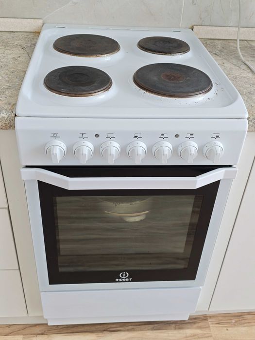 Электрическая плита Indesit
