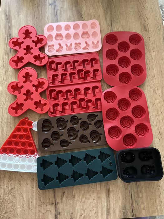 Matrite si accesorii  pentru lunanari ( sau sapun)