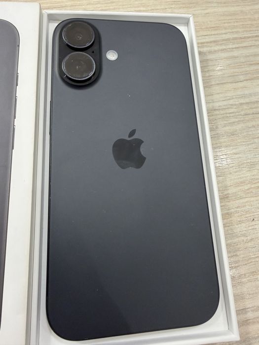 telefon iphone 16 5G black 128gb impecabil, baterie 100%