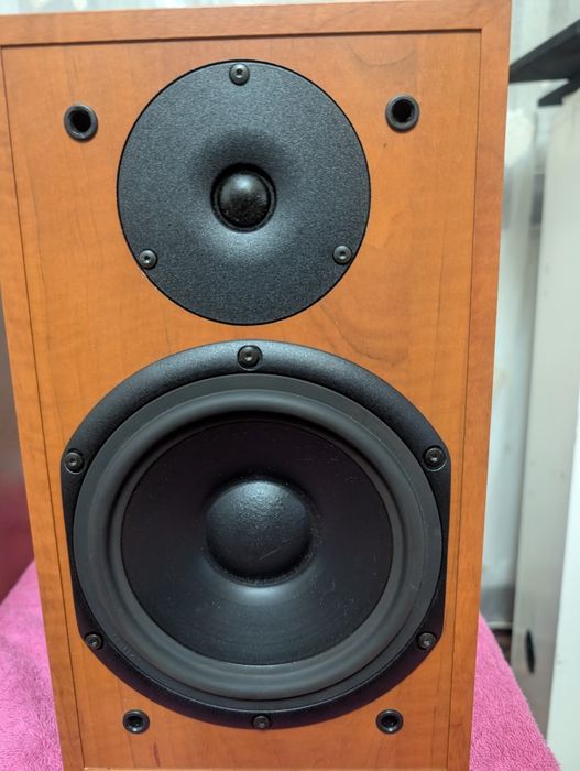 Vând boxe Hi Fi QLN 601