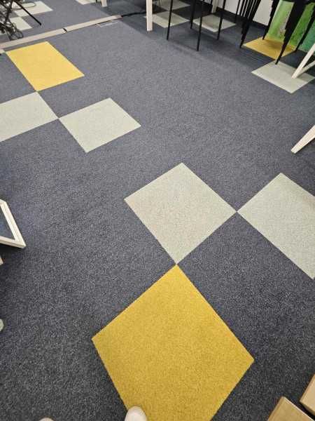 Мокетени плочи Decora – 100 м² (сини, жълти и сиви) + лепило подарък