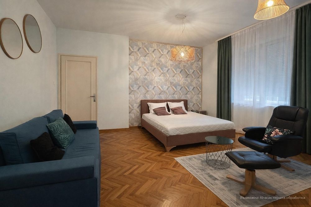 Продава се Тристаен апартамент в Пловдив, Център - 86 кв.м за 1541 €/кв.м - Снимка #2
