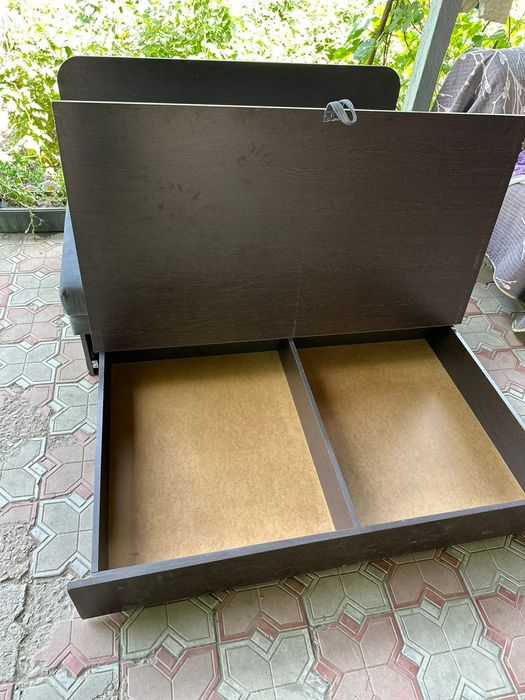 Продам диван -кровать.