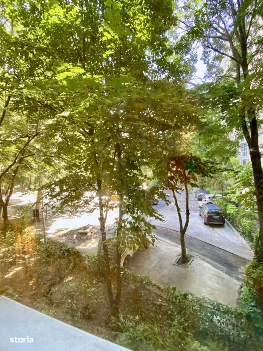 Apartament 4 camere la Parcul Tineretului cu 2 balcoane logie