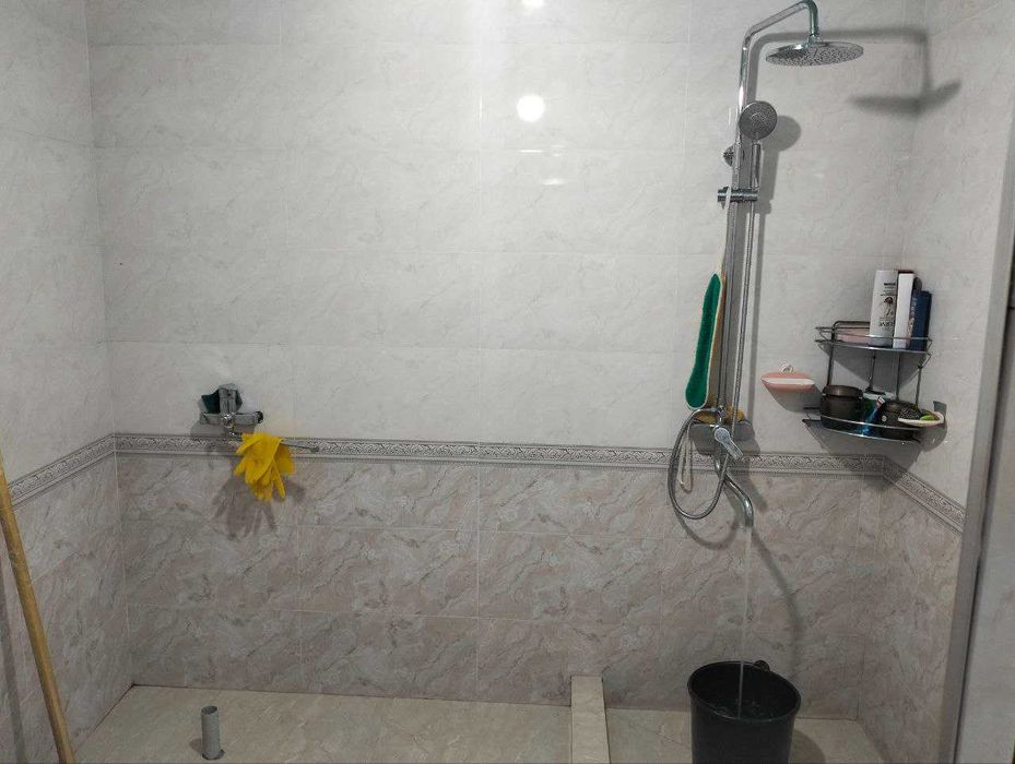 Продаётся участок 4,3 сотки, с домом 5 комнат.