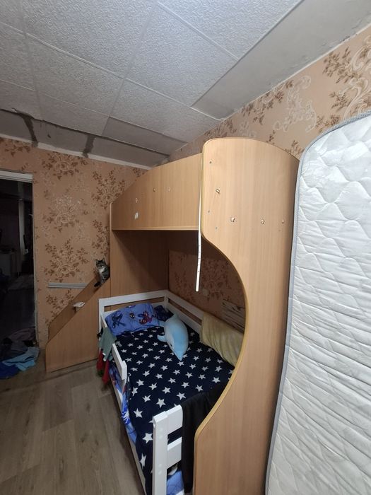 Продам кровать чердак.
