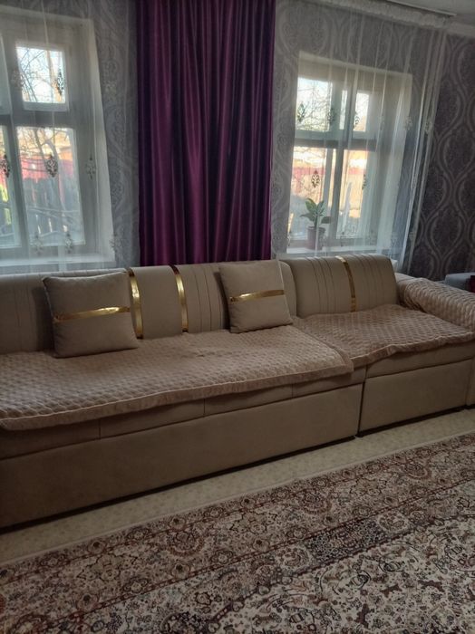 Продам диван прямой новый.