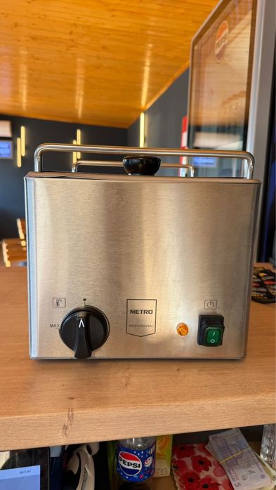 Aparat de fiert cremwursti