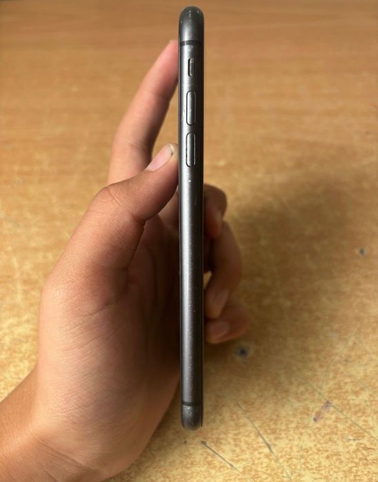Продам айфон 11 IPhone 11