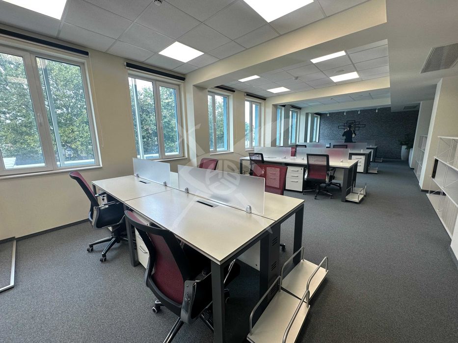 Дава се под наем Офис в Пловдив, Кършияка - 467 кв.м за 2958 € - Снимка #2