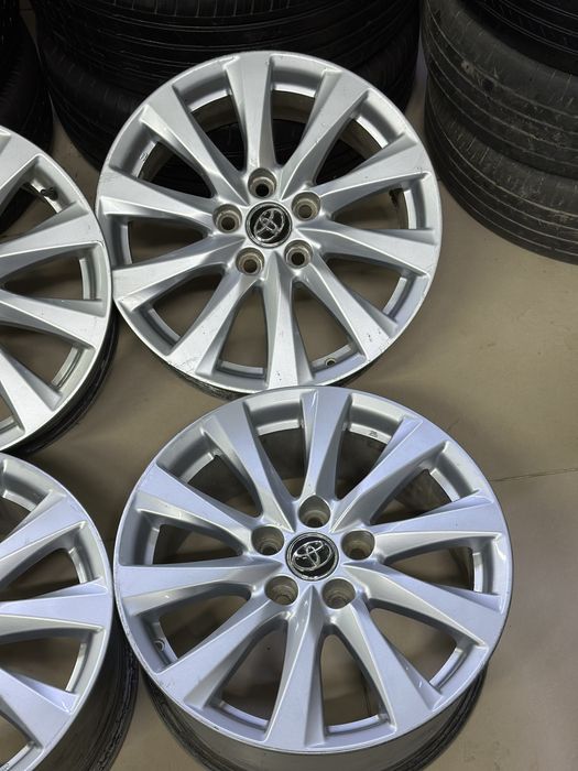 Камри  оригинал диски