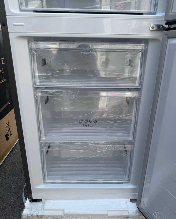 Холодильник Hisense RD-43WC4S/INOX No Frost 336 л A+