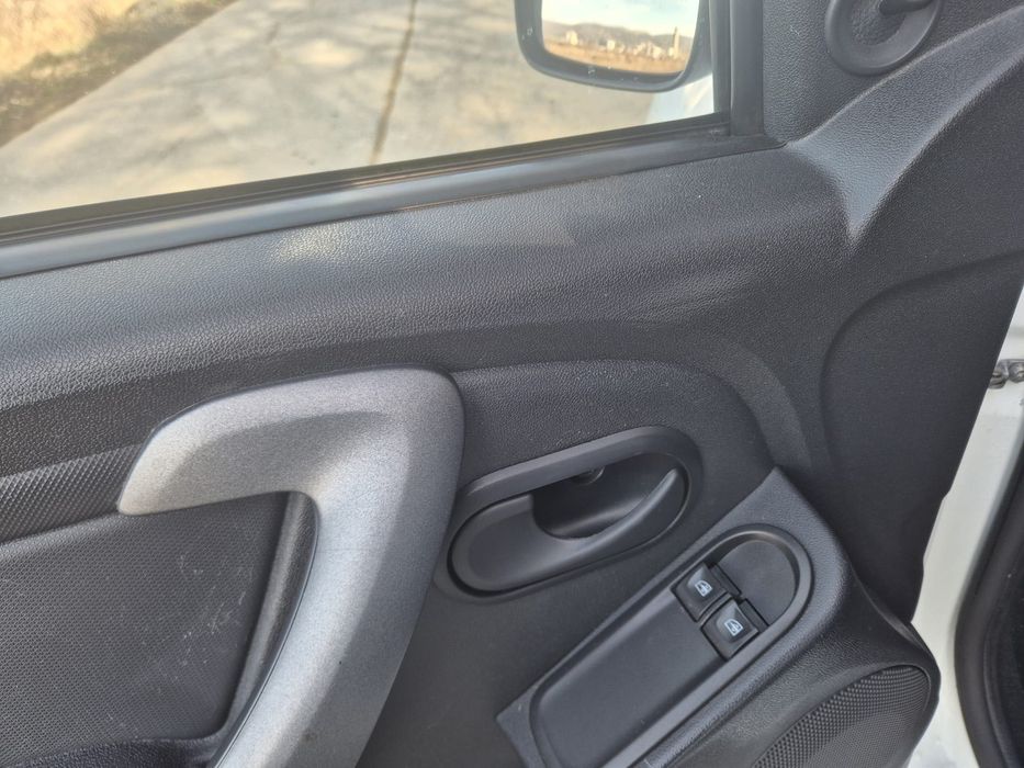 Duster 2014 facelift 4x2 benzina 1.6   161 000 km