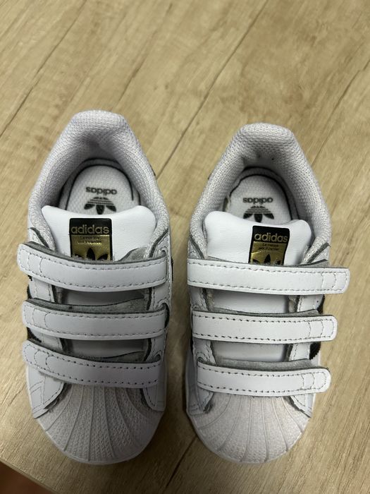 Adidas Superstar 23 1/2