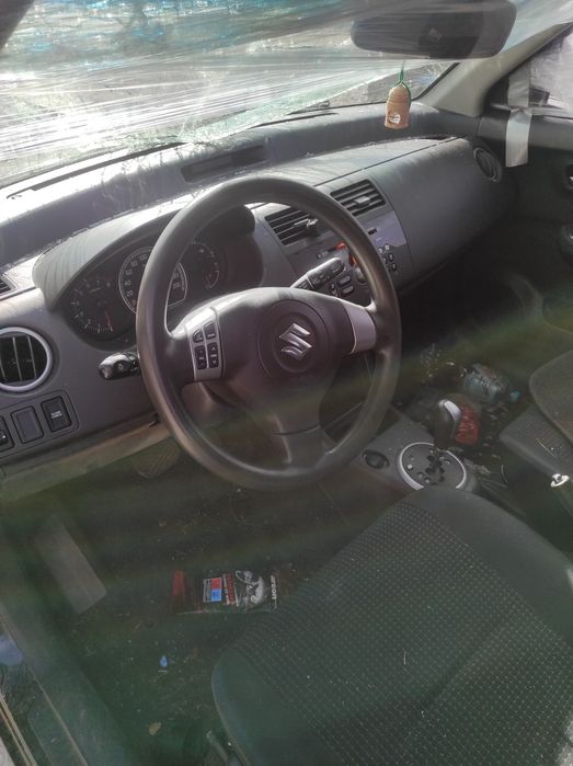 Продавам на части SUZUKI SWIFT 1.3 i 2007г.